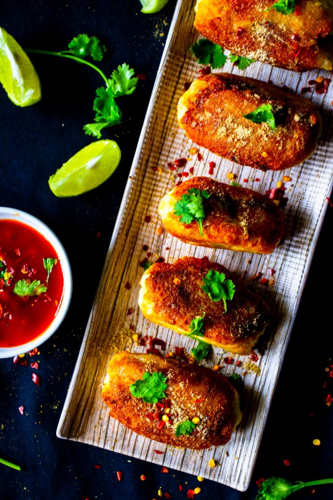 Crispy Aloo Cheese Bread Rolls