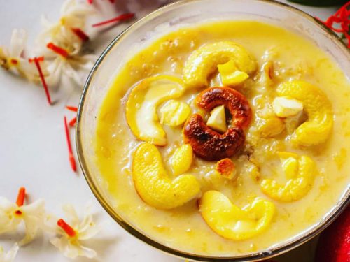 Apple Kheer in a bowl