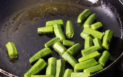 Frying the Bhindi