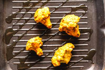 cauliflower florets in grill pan